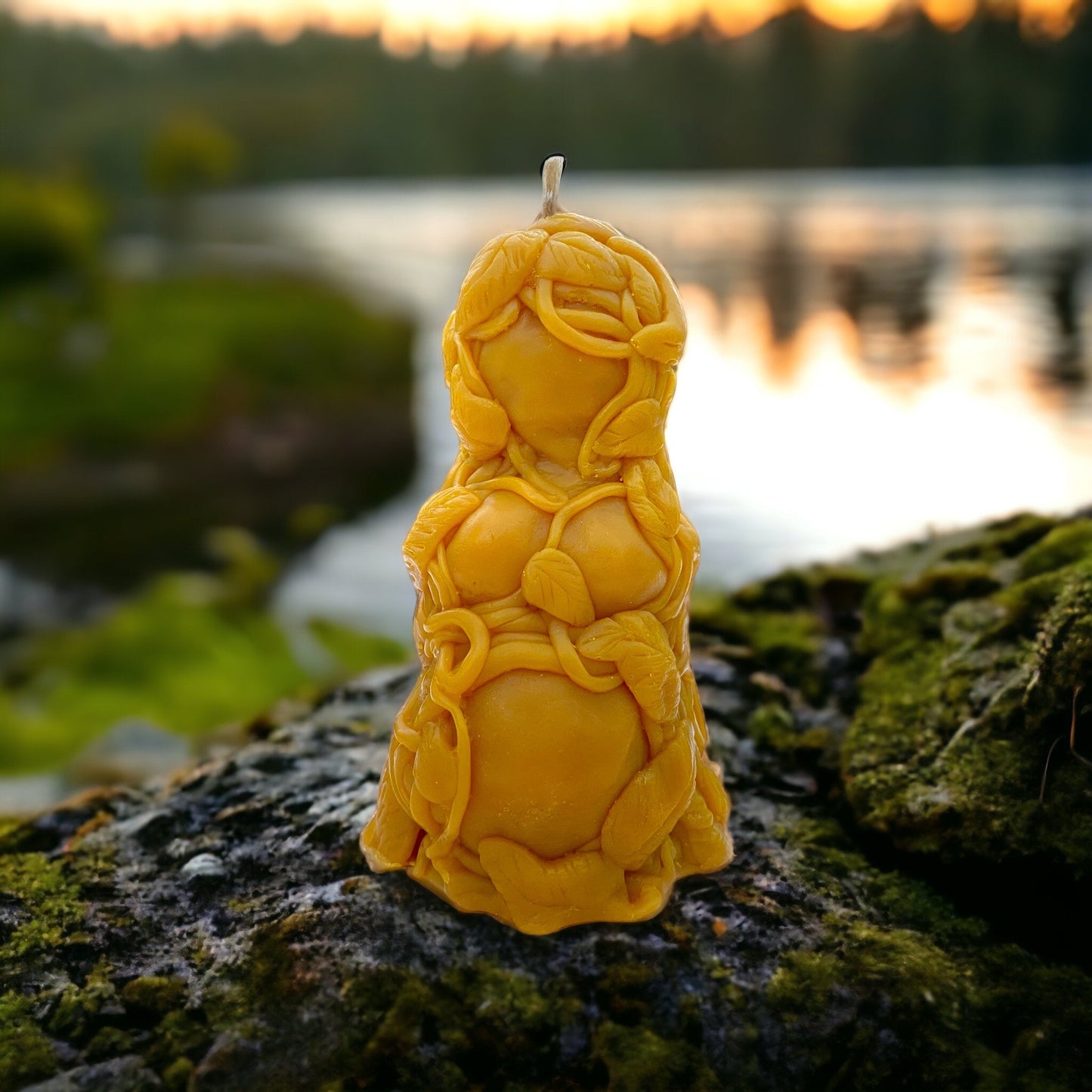 The Mama ~ Sculpted Candle